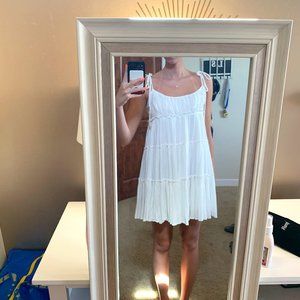 OLIVACEOUS WHITE DRESS